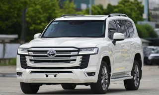 Toyota Land Cruiser LC300 đời 2025 chuẩn bị ra mắt