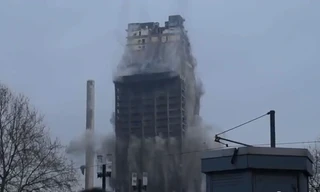 Dùng gần 1 tấn thuốc nổ phá tòa nhà 116m