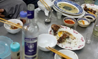 Mời rượu không uống, nam thanh niên bị đánh chết