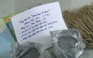 Vừa đến cửa hàng, tá hỏa phát hiện ô tô bị đặt mìn