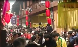 Cỗ Tết dài hơn một cây số