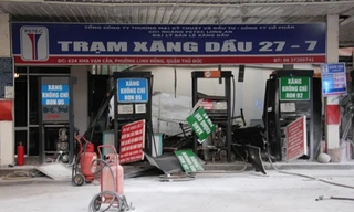 Nổ lớn tại trạm xăng dầu, khu dân cư náo loạn