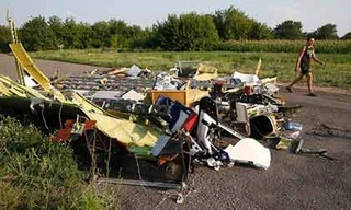 Hà Lan bắt đầu phục hồi xác máy bay MH17