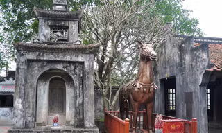 Cận cảnh ngựa sắt nặng 2,5 tấn ở đền Phù Đổng