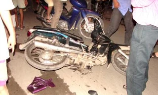 Chạy lấn đường, rút dao đâm chết người