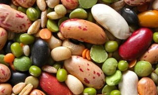 Ăn gì để vòng 1 căng tròn, quyến rũ?