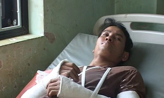 Hơn 30 lâm tặc cầm súng, dao tấn công bảo vệ rừng