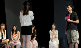 Cầu hôn bằng 99 chiếc iPhone và chuyện về những người đàn ông ế vợ