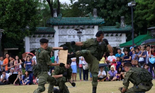 Binh sĩ Nga phô diễn sức mạnh chiến đấu tại Philippines