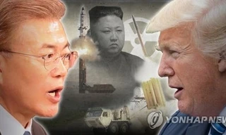 Tổng thống Hàn Quốc Moon Jae-in (trái), Chủ tịch Triều Tiên Kim Jong-un (giữa) và Tổng thống Mỹ Donald Trump.