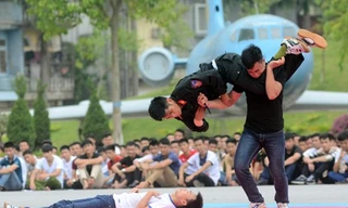 Bí thư Thăng yêu cầu xây dựng đề án 'công an phải giỏi võ'