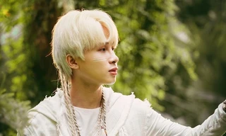 Jack không ngừng biến hóa, hết làm trai miền Tây lại thành thần rừng