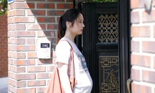 “Công chúa băng giá” Krystal Jung “ăn cơm trước kẻng” và phải “cưới chạy bầu“