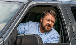 Russell Crowe hóa thành kẻ tâm thần truy sát người đi đường trong “Kẻ cuồng sát”