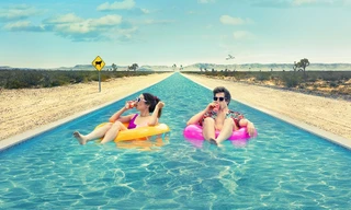 Nếu năm 2021 là một bộ phim thì đó chính là “Palm Springs: Mở mắt thấy hôm qua” 