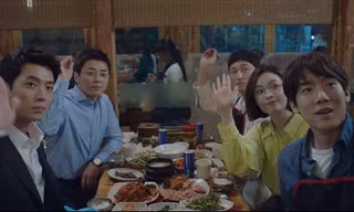 Hội fangirl của BTS “chiếm sóng” cả “Hospital Playlist”
