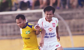 Bóng đá: 25 tuổi mới được chuyển nhượng