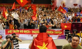 Nguyễn Quang Huy mang về tấm HCV cuối cùng trong ngày 13/5 cho TTVN, khi đồng hồ sắp chuyển sang ngày mới. Ảnh Như Ý