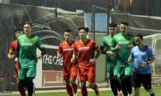 Văn Lâm và Tấn Trường cạnh tranh suất bắt chính