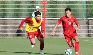 Nhâm Mạnh Dũng vắng mặt ở 2 trận đấu của Olympic Việt Nam tại Asiad 19 vì đau mắt (ảnh Anh Đoàn)