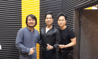 Đạo diễn Hoàng Nhật Nam cùng dàn nghệ sĩ gấp rút tập luyện cho “Đà Nẵng, Quảng Nam - Triệu con tim hướng về” 