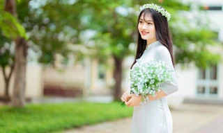 Ngô Thu Hường, học sinh lớp 12A3 trường THPT Vĩnh Chân, Hạ Hoà, Phú Thọ đạt 3 điểm 10 bài thi tổ hợp Khoa học xã hội. Ảnh: NVCC