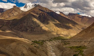 Dãy núi nào 225 triệu năm trước đây từng là biển?