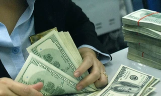 USD ngân hàng tăng kịch trần, giá 'chợ đen' lập kỷ lục