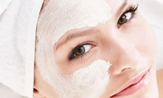 'Đánh bay' nếp nhăn bằng mặt nạ tự nhiên