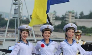 Ngẩn ngơ trước vẻ đẹp nữ quân nhân Triều Tiên