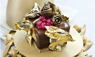 Chiếc bánh sinh nhật giá gần 1 tỷ đồng