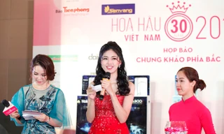 Á hậu Ngô Thanh Thanh Tú dẫn chương trình tại sự kiện họp báo chung khảo phía Bắc Hoa hậu Việt Nam 2018. Ảnh: như ý