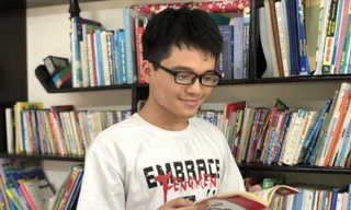 Nguyễn Lê Vũ, học sinh chuyên Toán, Trường THPT Chuyên Lê Quý Đôn – Đà Nẵng, là thí sinh duy nhất của cả nước đạt tổng điểm 30 các môn Toán, Hóa, Sinh 