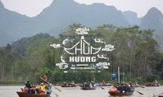 Lễ hội chùa Hương thu hút hàng vạn du khách 3 tháng mùa Xuân 