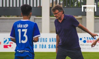 HLV Philippe Troussier ảnh: GOAL