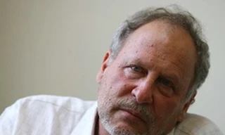 Nhà văn Wayne Karlin