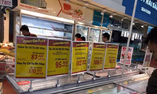 Siêu thị bán hàng đông lạnh trong nước và nước ngoài nhưng ít người mua 