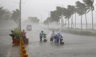 Bão số 7 suy yếu, miền Trung đối mặt đợt mưa lớn