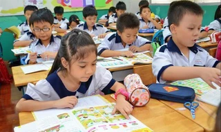 Giáo viên, học sinh lớp 1 năm nay sẽ gặp khó khăn nếu phải dạy và học trực tuyến 