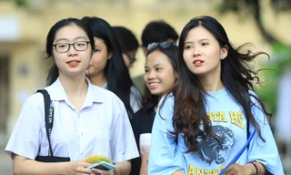 Theo phân phối chương trình của Bộ GD&ĐT hiện nay, mỗi tuần học sinh lớp 12 chỉ học 3 tiết tiếng Anh trong trường THPT