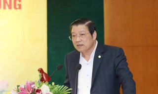 Đồng chí Phan Đình Trạc, Bí thư Trung ương Đảng, Phó Trưởng Ban Thường trực Ban Chỉ đạo Trung ương về phòng, chống tham nhũng, Trưởng Ban Nội chính Trung ương phát biểu kết luận Hội thảo Ảnh: TTXVN