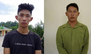 Đối tượng Phùng Thế Anh (trái) và Vàng Seo Xóa tại đồn biên phòng 