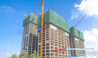 Người mua nhà khổ sở vì dự án NƠXH Bright City (Hoài Ðức, Hà Nội) chậm tiến độ nhiều năm không bàn giao nhà Ảnh: N.M