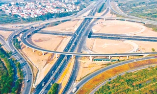 Nút giao vành đai 3 - cao tốc Hà Nội - Hải Phòng vừa được Sở GTVT phối hợp đưa vào thông xe, tổ chức giao thông, giảm ùn tắc