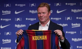 HLV Koeman trong lễ ra mắt tân HLV trưởng Barcelona 