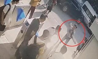 Vụ bé trai trường Gateway tử vong: Giải mã quả bóng bay bí ẩn trong ô tô 16 chỗ