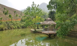 Khung cảnh lãng mạn trước nhà họa sĩ Văn Thao Ảnh: KIẾN NGHĨA 