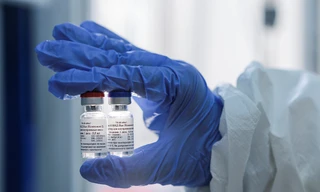 Việt Nam chưa đặt vấn đề mua vắc-xin của Nga