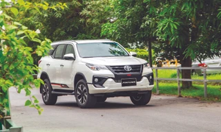 Fortuner TRD 2019 - lựa chọn số 1 đối với các khách hàng cá nhân và gia đình trẻ yêu thích phong cách trẻ trung, cá tính và thể thao