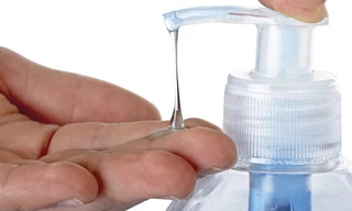 Mâu thuẫn khi cấp phép nước rửa tay khô